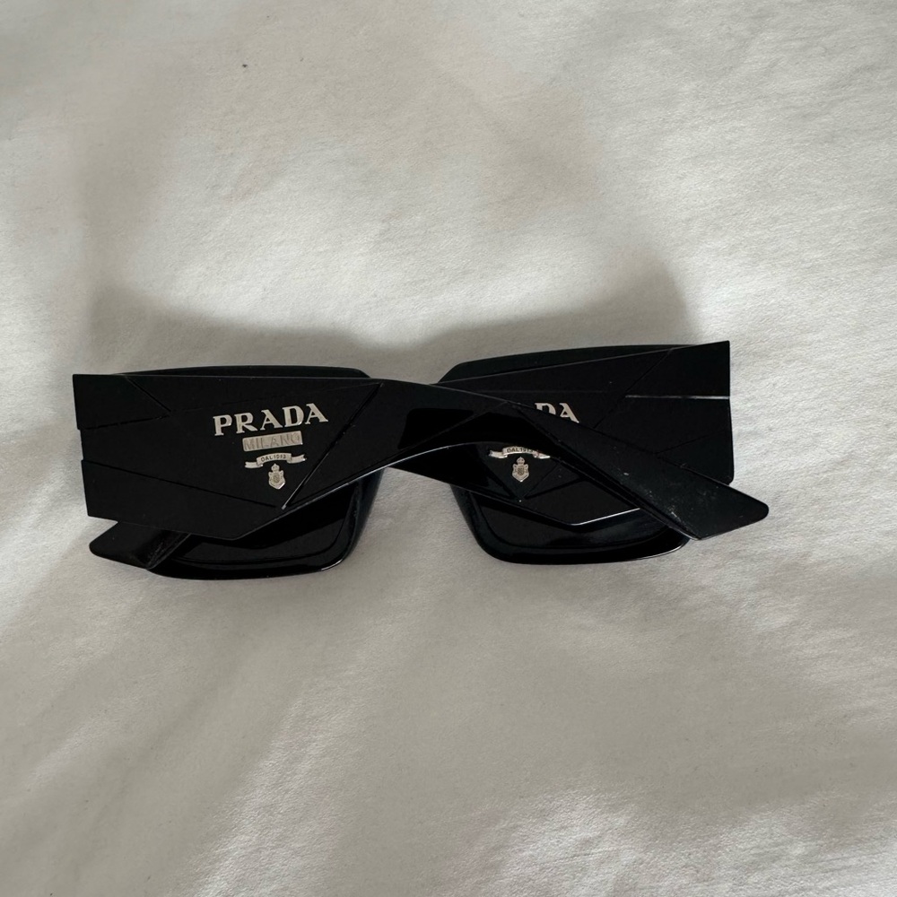 PRADA BLACK SUNGLASSES - Picture 4 of 5
